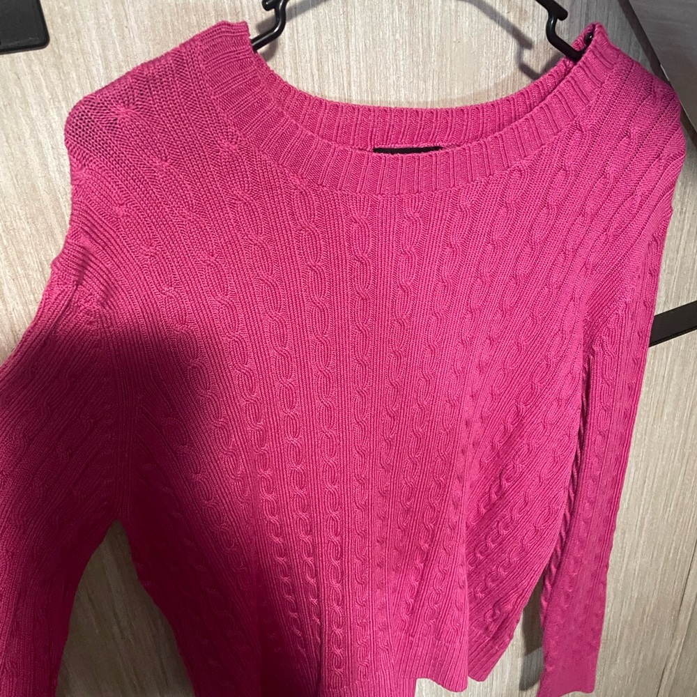 pink sweater
